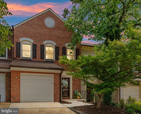 5875 Woodfield Estates Dr, Alexandria, VA 22310