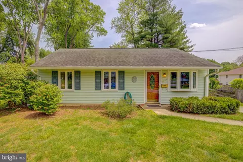 4917 Erie St, Annandale, VA 22003