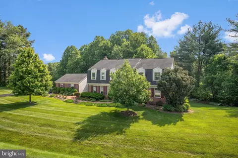 9434 Brian Jac Ln, Great Falls, VA 22066