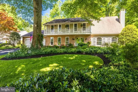 1217 Old Stable Rd, Mclean, VA 22102