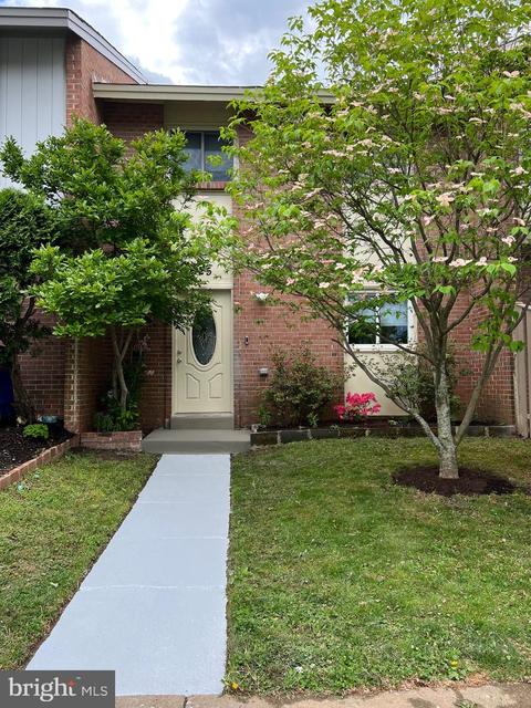 525 Early Fall Ct, Herndon, VA 20170