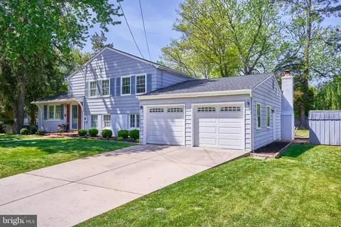 8504 Doyle Dr, Alexandria, VA 22308