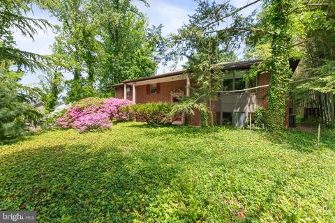 5617 Clermont Dr, Alexandria, VA 22310
