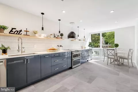 11575 Maple Ridge Rd, Reston, VA 20190