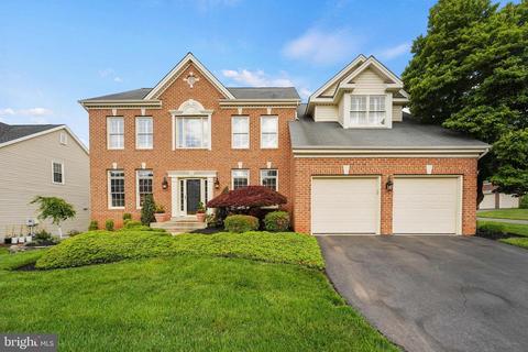 4309 Hollowstone Ct, Chantilly, VA 20151