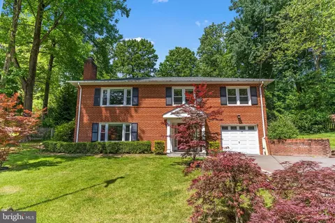 3156 Ravenwood Dr, Falls Church, VA 22044