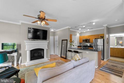 12921 Centre Park Cir #205, Herndon, VA 20171