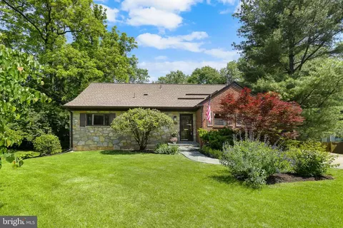 6307 Eppard St, Falls Church, VA 22044
