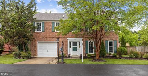 4004 Hunting Pines Ct, Fairfax, VA 22032