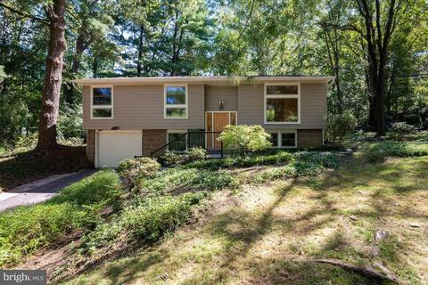 11025 Howland Dr, Reston, VA 20191