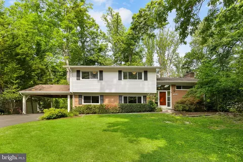 3306 Potterton Dr, Falls Church, VA 22044