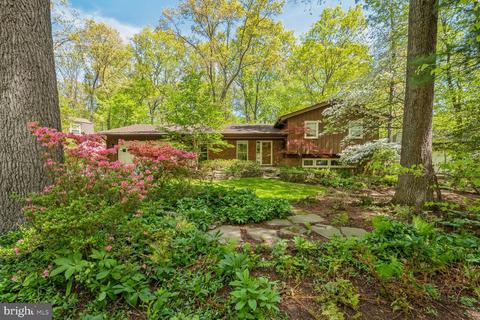 11624 Sourwood Ln, Reston, VA 20191