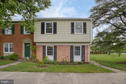 6634 Deer Gap Ct, Alexandria, VA 22310