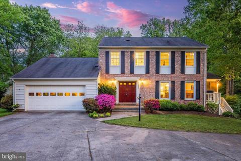 12037 Forbes Glen Dr, Herndon, VA 20170