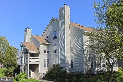 4501 Hazeltine Ct #E, Alexandria, VA 22312