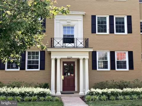 6604 10th St #B2, Alexandria, VA 22307