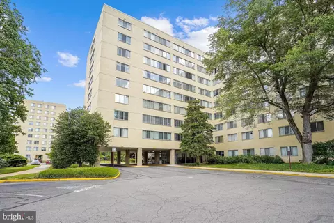 6631 Wakefield Dr #308, Alexandria, VA 22307