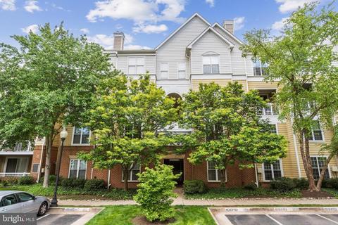 2201 Westcourt Ln #203, Herndon, VA 20170