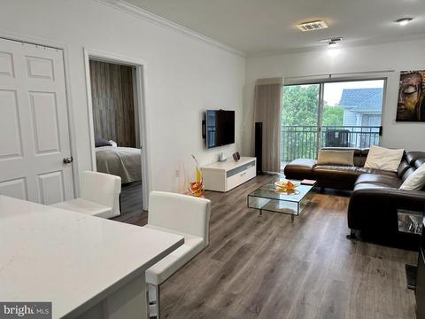 12925 Centre Park Cir #407, Herndon, VA 20171