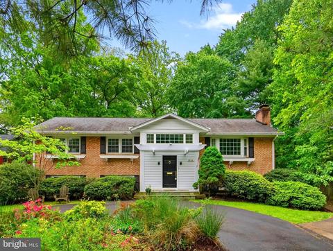 2438 Caron Ln, Falls Church, VA 22043