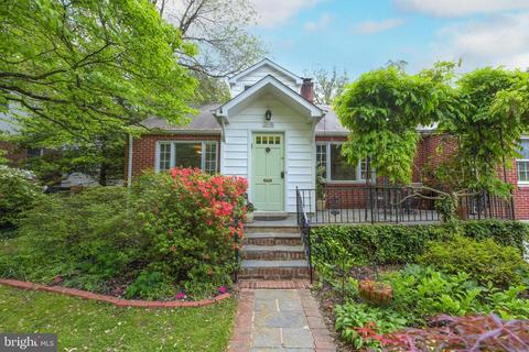 2116 Grayson Pl, Falls Church, VA 22043