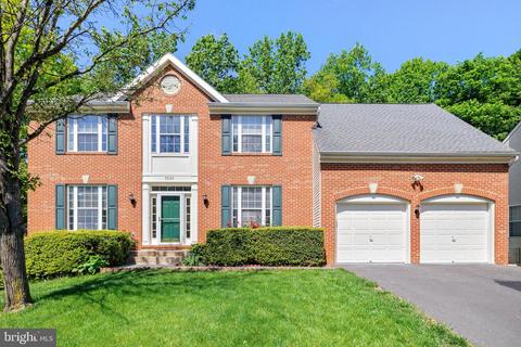 5226 Whisper Willow Dr, Fairfax, VA 22030