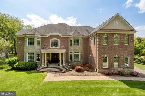 10305 Browns Mill Rd, Vienna, VA 22182