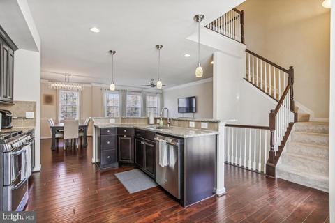 3570 Huntley Manor Ln, Alexandria, VA 22306