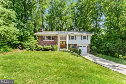 4915 English Dr, Annandale, VA 22003