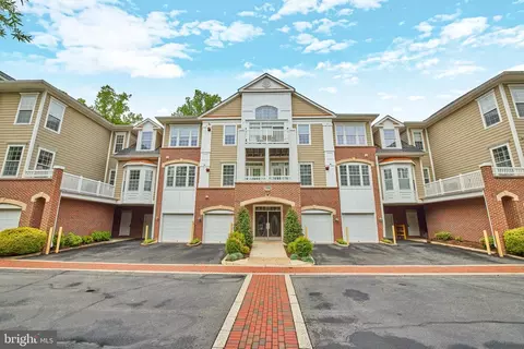 7880 Rolling Woods Ct #2M8, Springfield, VA 22152