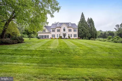 7005 Balmoral Forest Rd, Clifton, VA 20124