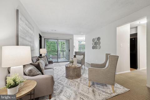 3314 Woodburn Village Dr #33, Annandale, VA 22003