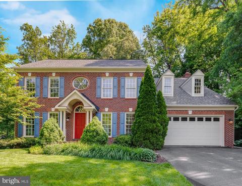 1202 Essex Manor Ct, Alexandria, VA 22308