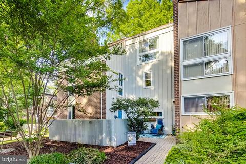 11549 Links Dr, Reston, VA 20190