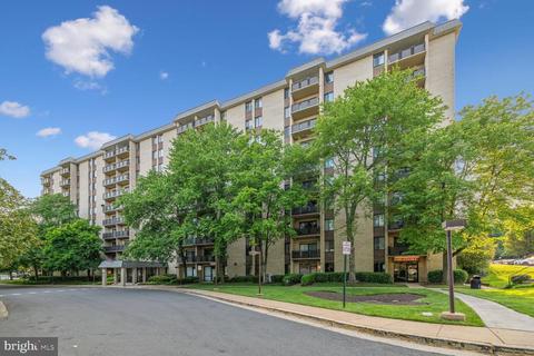 3100 S Manchester St #501, Falls Church, VA 22044