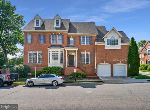 2196 Harithy Dr, Dunn Loring, VA 22027