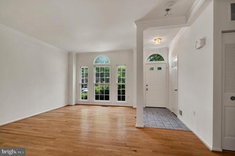 6134 Wellington Commons Dr, Alexandria, VA 22310