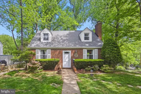 7004 Ellen Ave, Falls Church, VA 22042