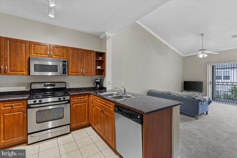 12917 Centre Park Cir #412, Herndon, VA 20171