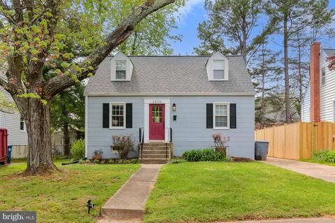 2836 Winchester Way, Falls Church, VA 22042
