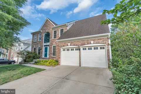 3033 Jeannie Anna Ct, Herndon, VA 20171