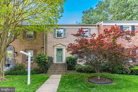 3142 Cantrell Ln, Fairfax, VA 22031