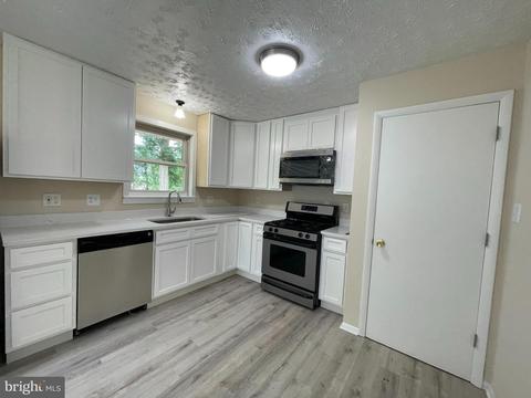 7410 Dickenson St, Springfield, VA 22150 photo 5