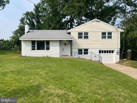 7410 Dickenson St, Springfield, VA 22150