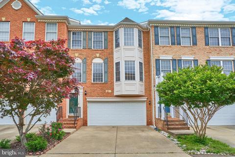 3977 Royal Lytham Dr, Fairfax, VA 22033