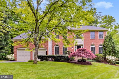 8280 Armetale Ln, Fairfax Station, VA 22039