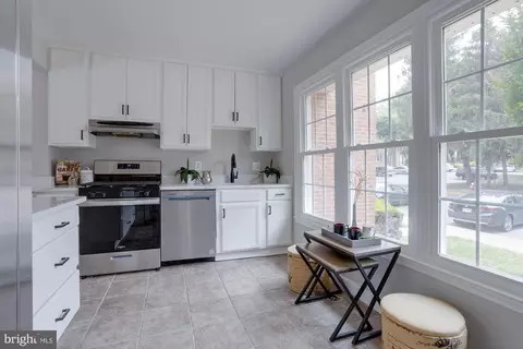 5512 Beaconsfield Ct, Burke, VA 22015 photo 14