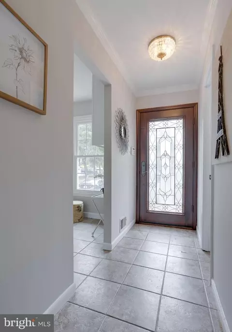 5512 Beaconsfield Ct, Burke, VA 22015 photo 7