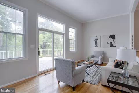 5512 Beaconsfield Ct, Burke, VA 22015 photo 9