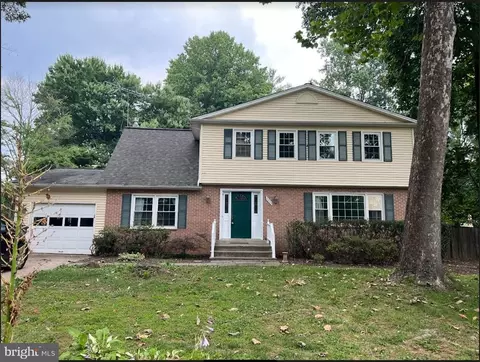 4033 Hadley Ln, Fairfax, VA 22032
